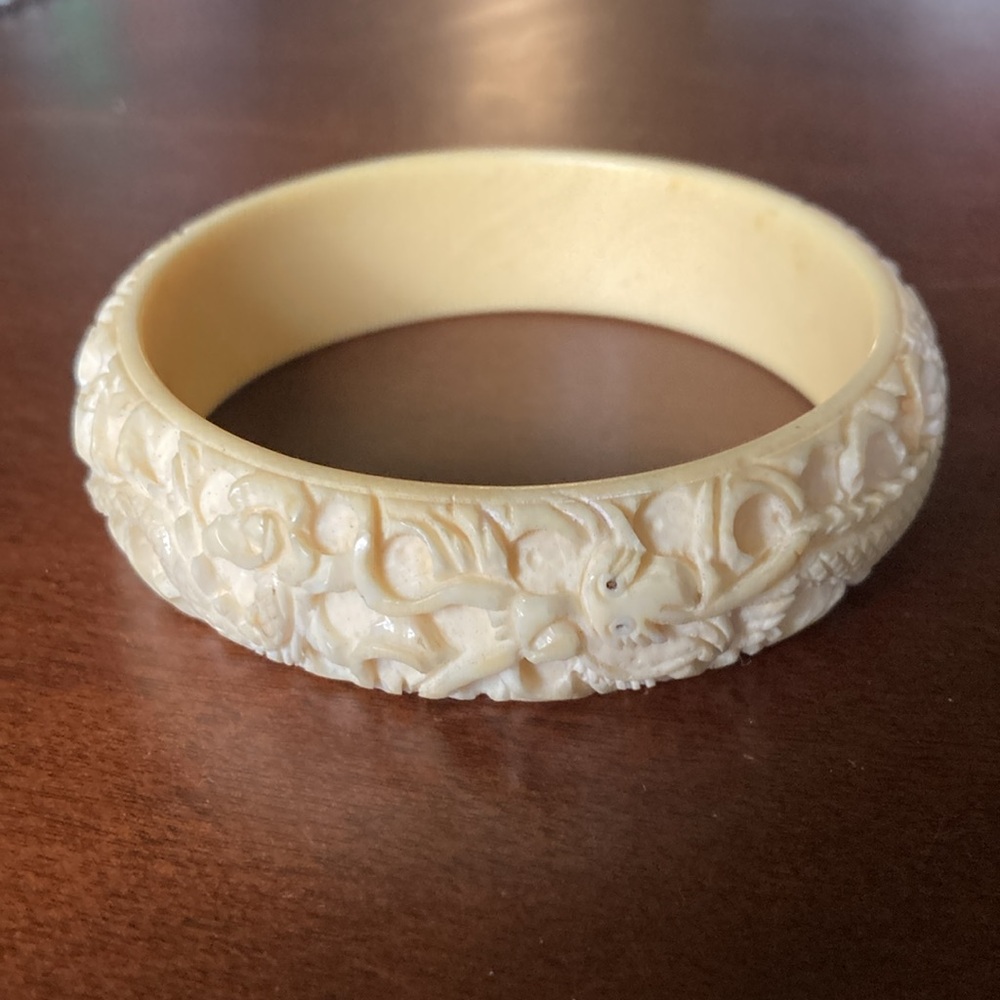 Antique Vintage Fine Detail Carved Chinese Dragon Bracelet Estate Bakelight? - Picture 2 of 4